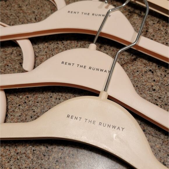 Custom Hanger Pack - Picture 1 of 5